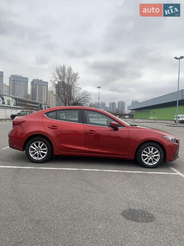 Седан Mazda 3 2015 в Киеве