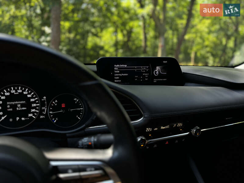 Седан Mazda 3 2019 в Южноукраинске