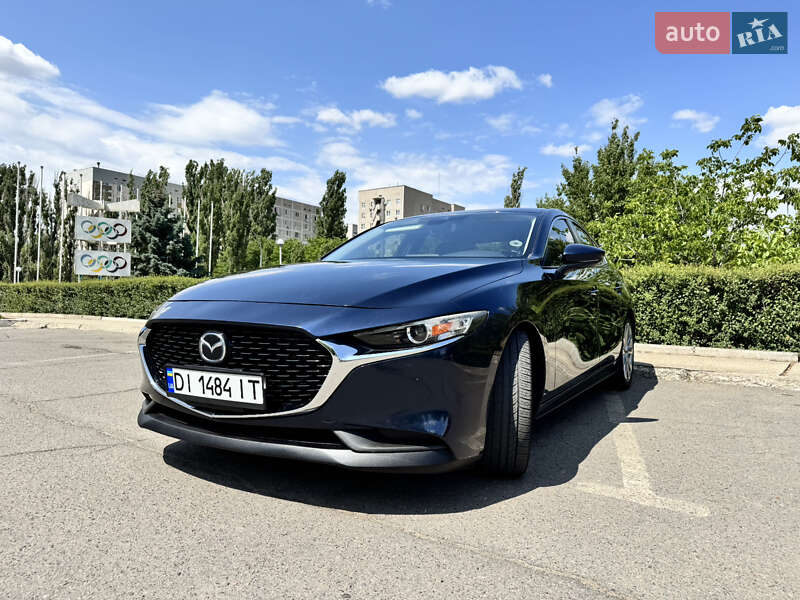 Седан Mazda 3 2019 в Южноукраинске
