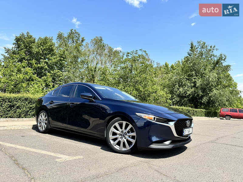 Седан Mazda 3 2019 в Южноукраинске