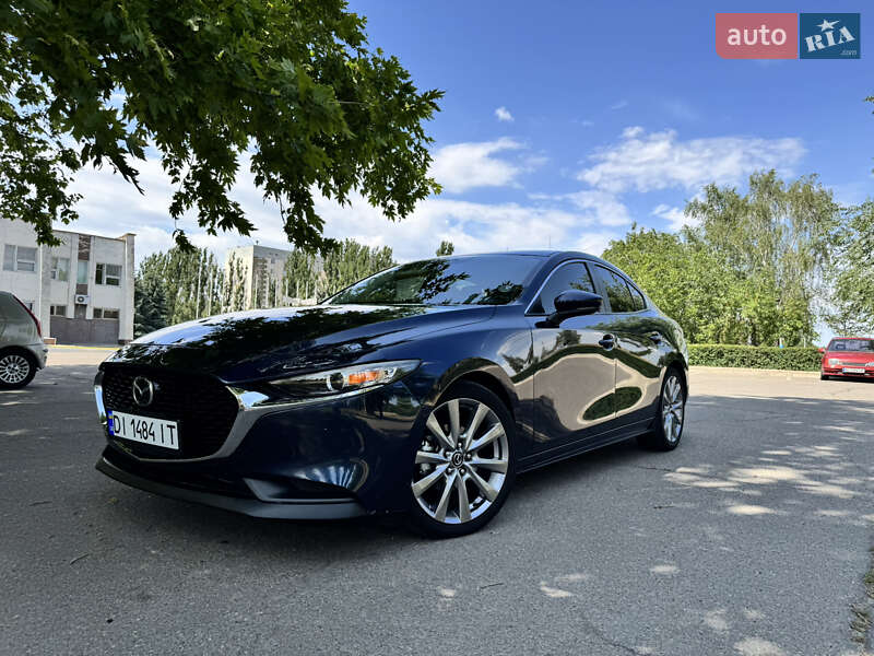 Седан Mazda 3 2019 в Южноукраинске