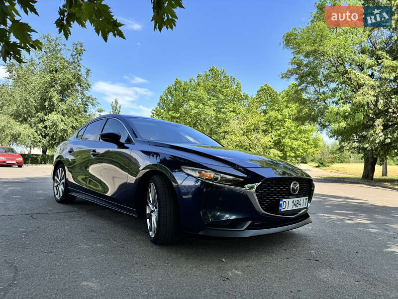 Седан Mazda 3 2019 в Южноукраинске