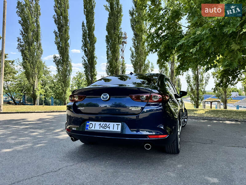 Седан Mazda 3 2019 в Южноукраинске