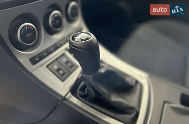Хэтчбек Mazda 3 2010 в 