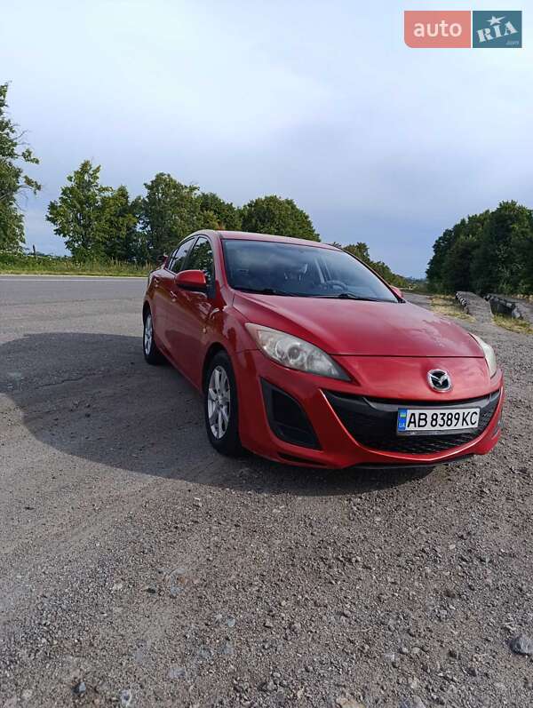 Седан Mazda 3 2011 в Могилев-Подольске
