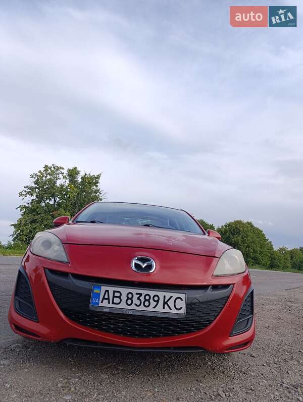 Седан Mazda 3 2011 в Могилев-Подольске