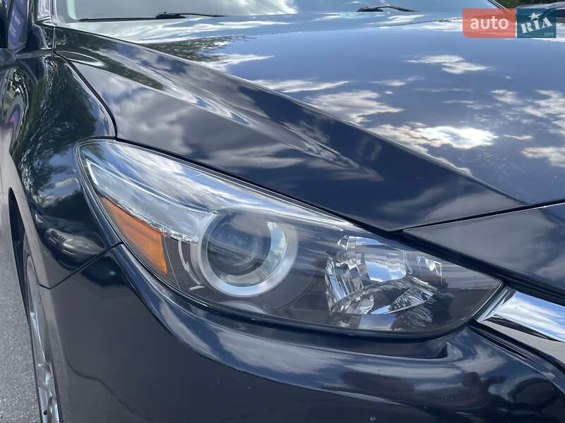 Седан Mazda 3 2018 в Днепре