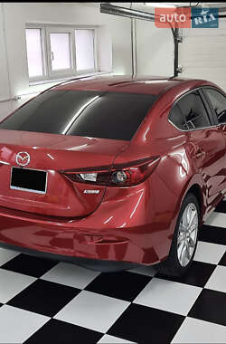 Седан Mazda 3 2016 в Сваляві
