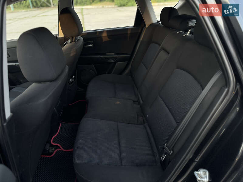 Хэтчбек Mazda 3 2004 в Кропивницком