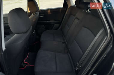 Хэтчбек Mazda 3 2004 в 