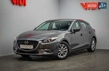 Седан Mazda 3 2017 в Киеве