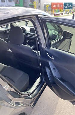 Хэтчбек Mazda 3 2014 в 