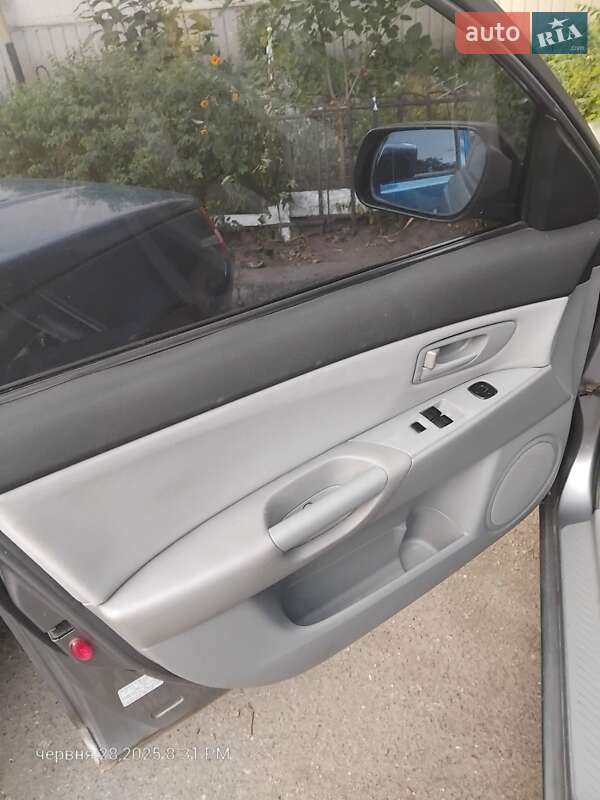 Седан Mazda 3 2004 в Черкассах