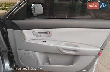 Седан Mazda 3 2004 в Черкассах