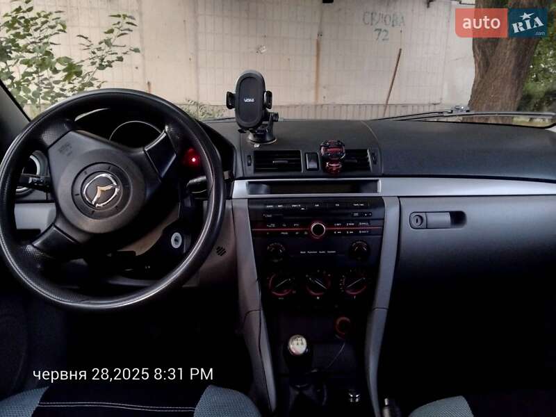 Седан Mazda 3 2004 в Черкассах