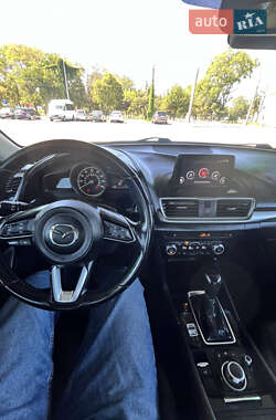 Седан Mazda 3 2018 в 