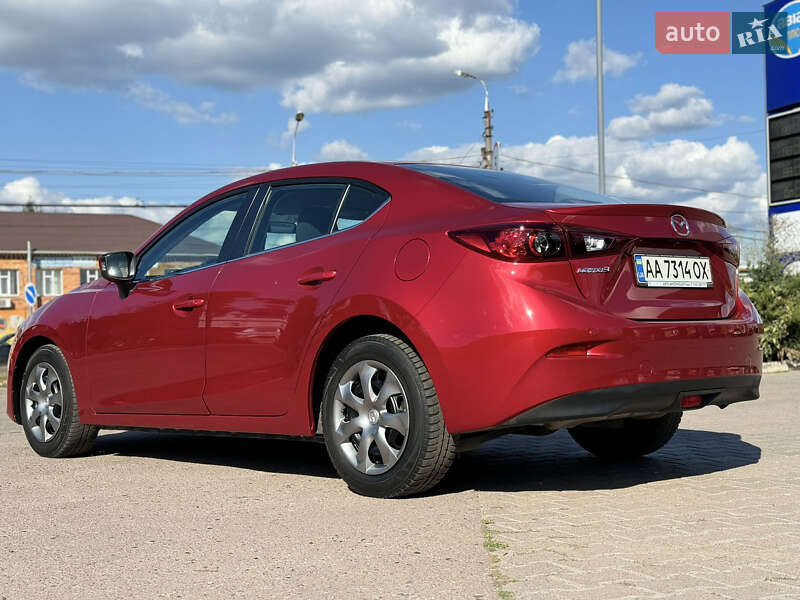 Седан Mazda 3 2015 в Сумах