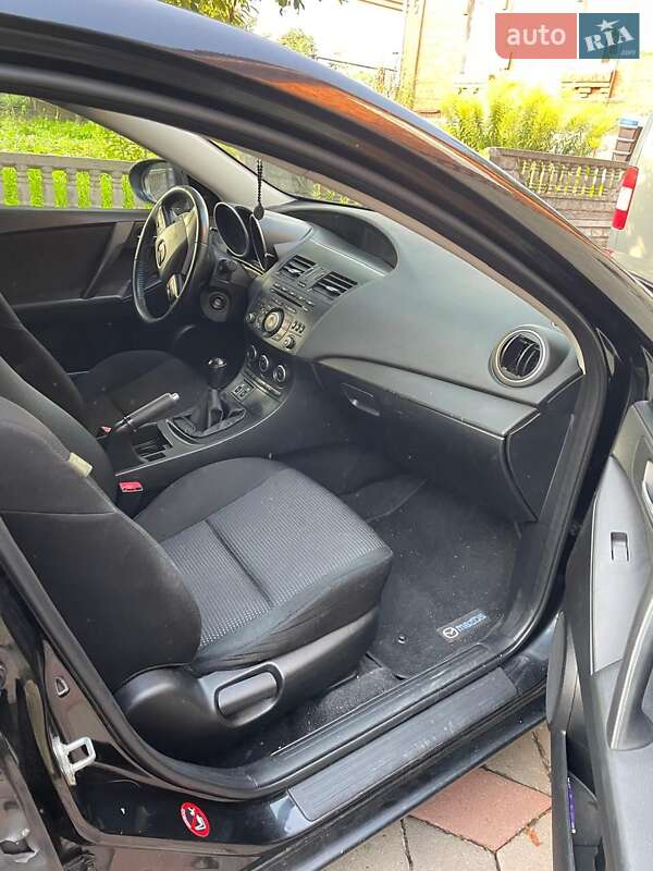 Седан Mazda 3 2012 в Хмельницком