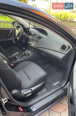 Седан Mazda 3 2012 в 