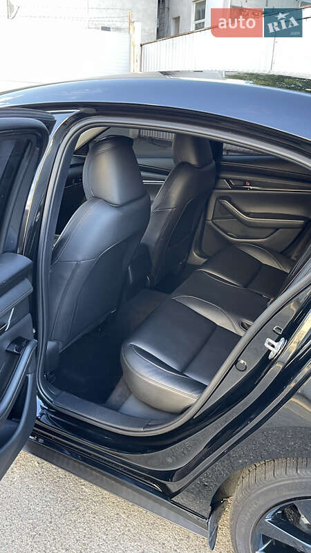 Седан Mazda 3 2019 в Киеве
