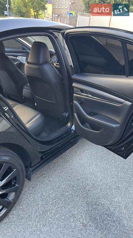 Седан Mazda 3 2019 в Киеве