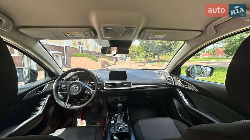 Седан Mazda 3 2017 в Киеве