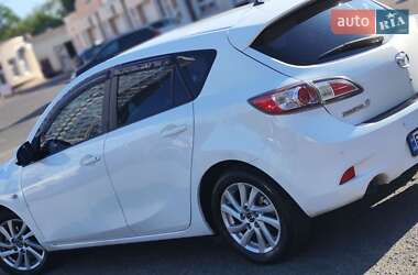 Хэтчбек Mazda 3 2012 в 