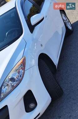 Хэтчбек Mazda 3 2012 в 