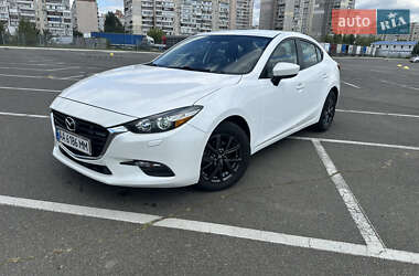 Седан Mazda 3 2016 в Киеве