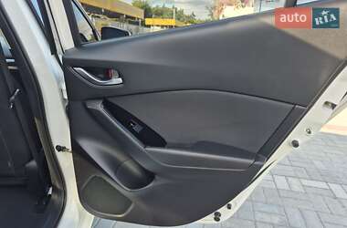 Седан Mazda 3 2017 в 