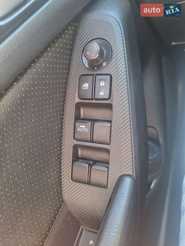 Хэтчбек Mazda 3 2014 в Днепре