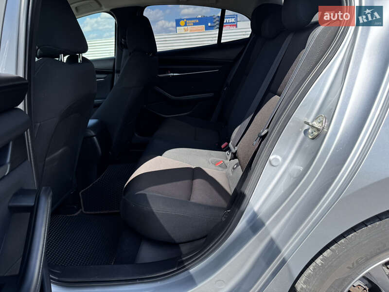 Седан Mazda 3 2019 в Львове
