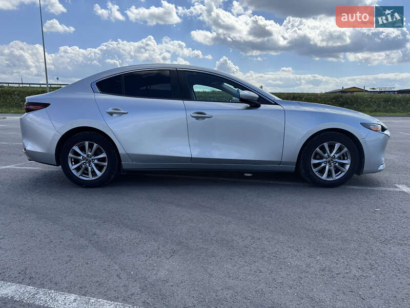 Седан Mazda 3 2019 в Львове