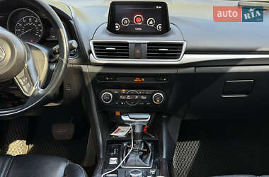 Седан Mazda 3 2017 в 