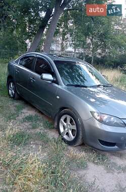 Седан Mazda 3 2004 в 
