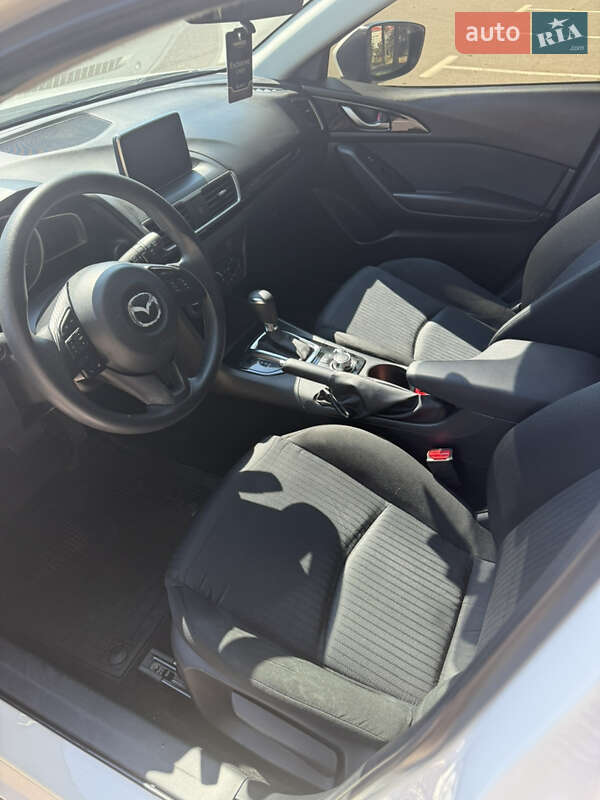 Хэтчбек Mazda 3 2015 в Киеве