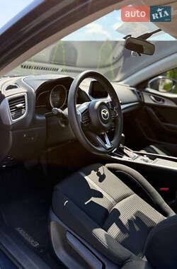 Седан Mazda 3 2017 в 