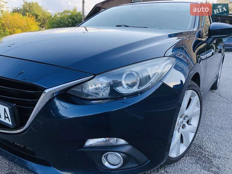 Седан Mazda 3 2014 в Днепре