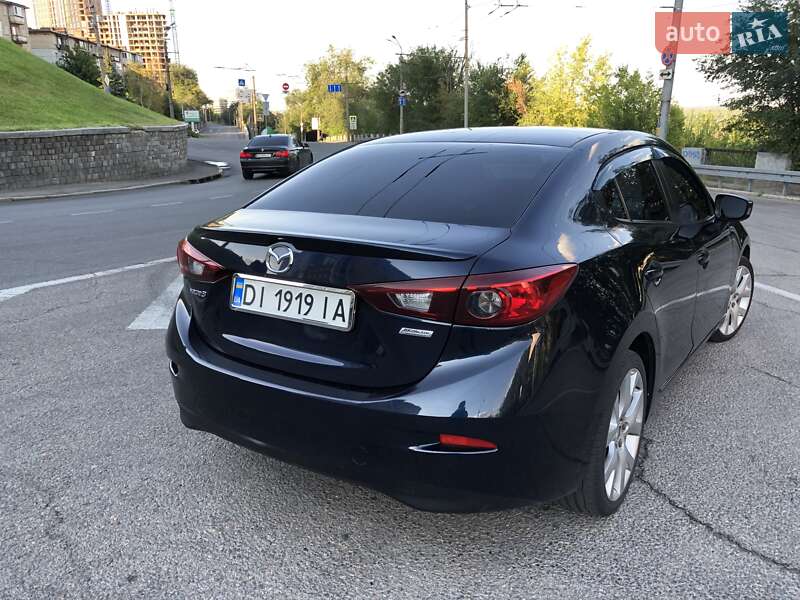 Седан Mazda 3 2014 в Днепре