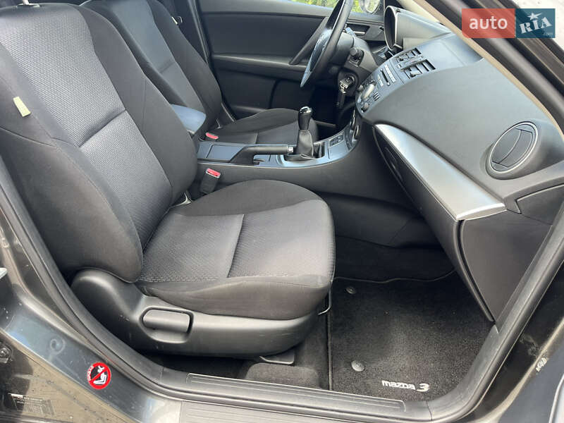 Хэтчбек Mazda 3 2009 в Ахтырке