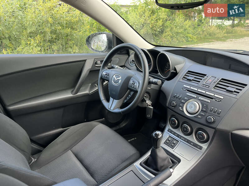 Хэтчбек Mazda 3 2009 в Ахтырке