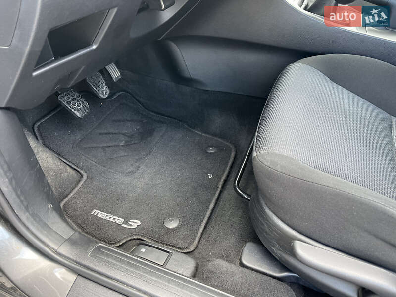 Хэтчбек Mazda 3 2009 в Ахтырке