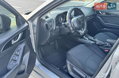 Седан Mazda 3 2016 в 