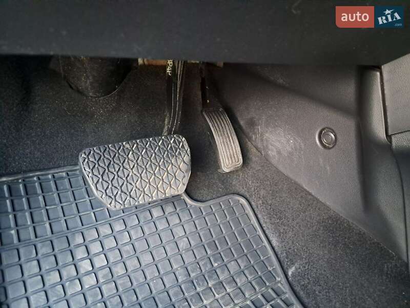 Седан Mazda 3 2007 в Черновцах