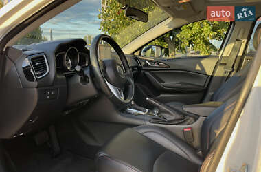 Седан Mazda 3 2015 в 