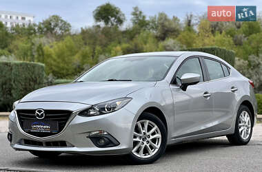 Седан Mazda 3 2015 в Дніпрі