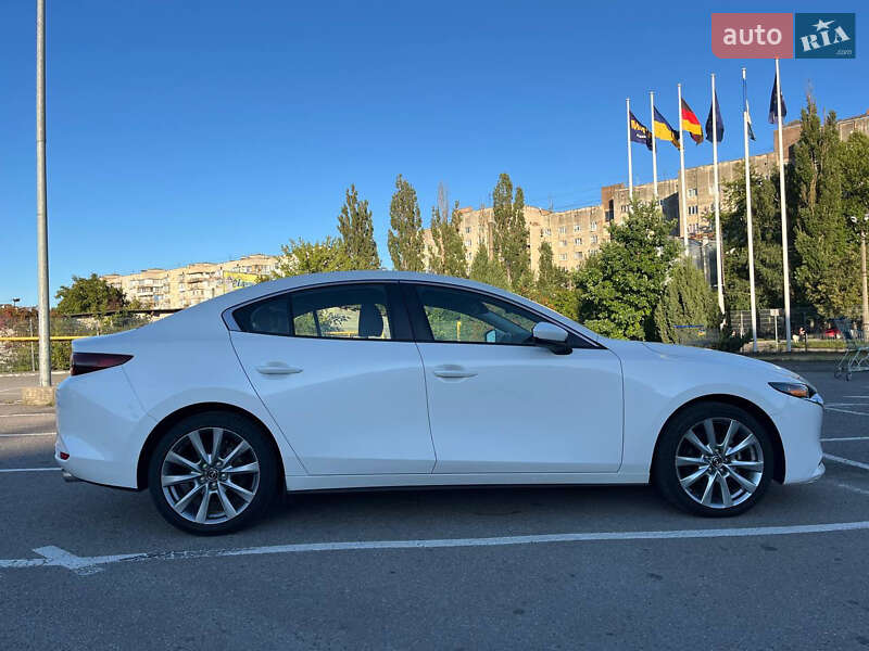 Седан Mazda 3 2021 в Ивано-Франковске