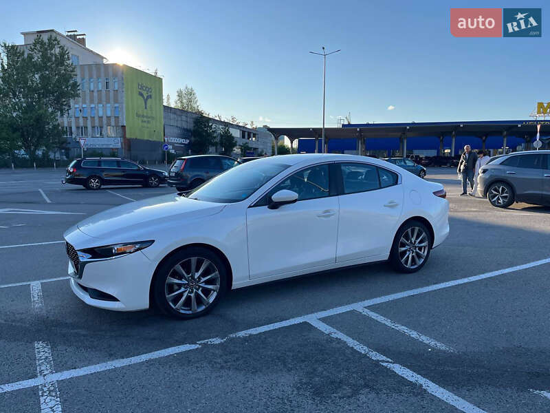 Седан Mazda 3 2021 в Ивано-Франковске