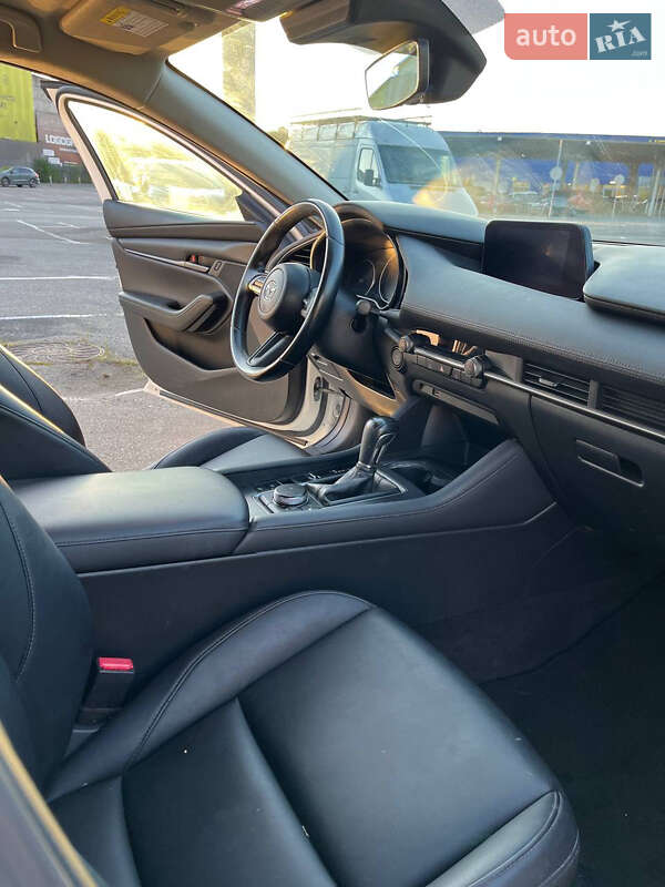 Седан Mazda 3 2021 в Ивано-Франковске