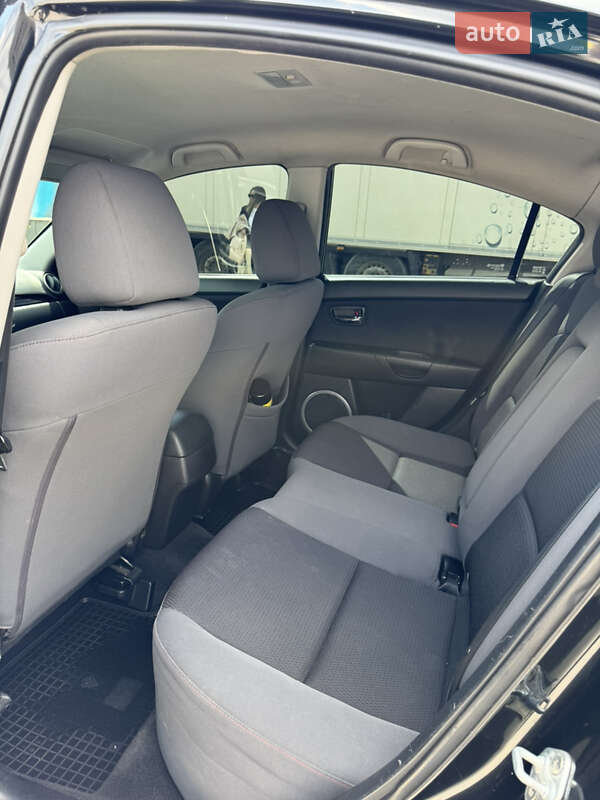 Седан Mazda 3 2008 в Черновцах